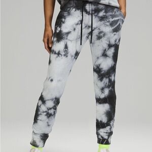 Lululemon warm down jogger black tie dye